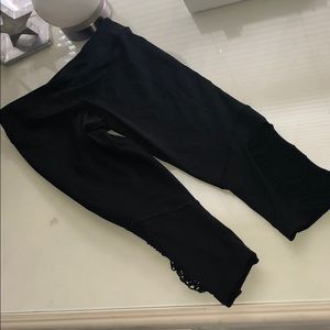 Black crop leggings